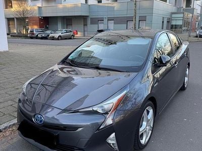Grau Gebraucht 2016 Toyota Prius Limousine | 14.950 € (Teuer)