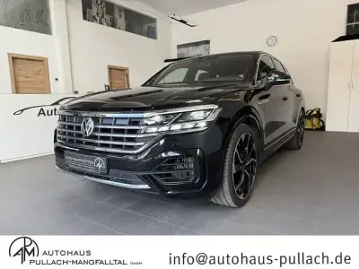 Używany VW Touareg R-line 421 KM (309 kW) 2020 Czarny SUV