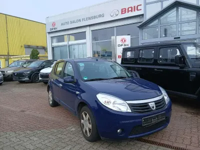 Second-hand Dacia Sandero Lauréate 75 CP (55 kW) 2009 Albastru Hatchback