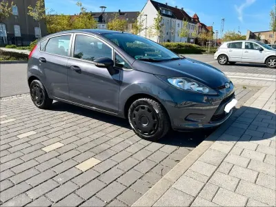 Usata Ford Fiesta Trend 69 CV (50 kW) 2011 Grigio Berlina