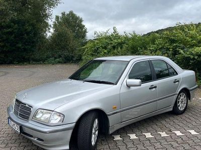 Mercedes C180
