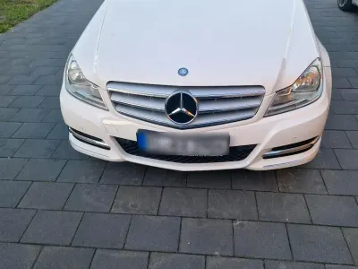 Gebraucht Mercedes 220 170 PS (125 kW) 2012 Kombi