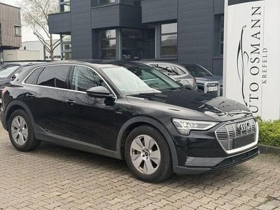 Gebraucht Audi e-tron Basis 230 kW (313 PS) 2022 Brillantschwarz SUV