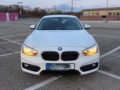 Gebraucht BMW 116 Sport Line 109 PS (80 kW) 2016 Weiß Kleinwagen