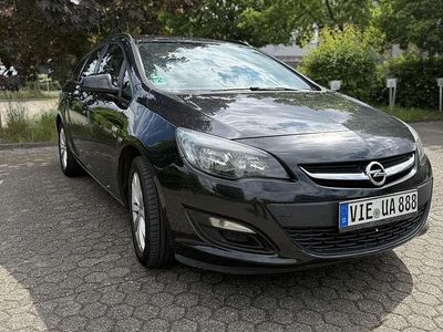 Gebraucht Opel Astra Active 131 PS (96 kW) 2013 Schwarz Kombi