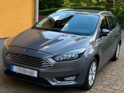 Gebraucht Ford Focus Titanium 125 PS (91 kW) 2015 Andere farben Limousine