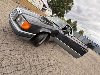 Gebraucht Mercedes 230 132 PS (97 kW) 1987 Schwarz Coupé