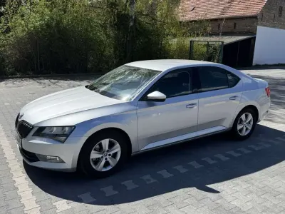 Używany Skoda Superb Best of 125 KM (91 kW) 2015 Srebrny Sedan/Limuzyna