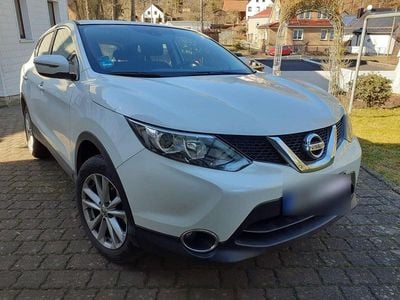 Gebraucht Nissan Qashqai Visia 116 PS (85 kW) 2014 Weiß SUV