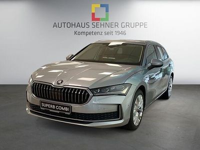 Gebraucht Skoda Superb Selection 150 PS (110 kW) 2025 Aluminiumsilber met. (silber) (silber) Kombi