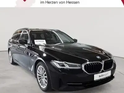 Gebraucht BMW 530e Sport Line 184 PS (135 kW) 2022 Schwarz uni Kombi