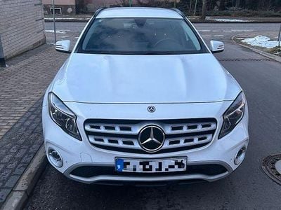 Gebraucht Mercedes GLA220 184 PS (135 kW) 2019 Weiß SUV
