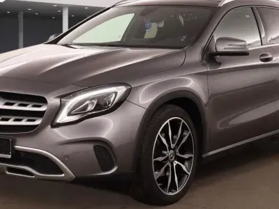 Gebraucht Mercedes GLA200 Urban 156 PS (114 kW) 2020 Grau SUV