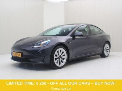 Grau Gebraucht 2021 Tesla Model 3 Long Range AWD Limousine | 27.900 € (Fairer Preis)