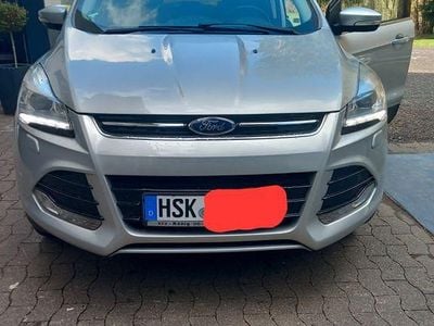 Usado Ford Kuga Individual 163 HP (119 kW) 2014 Prateado SUV