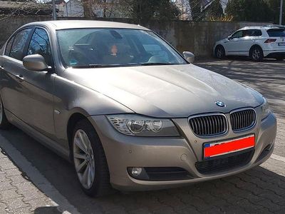 Gebraucht BMW 325 204 PS (150 kW) 2011 Gold Limousine