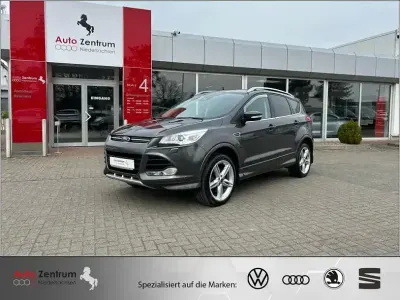 Gebraucht Ford Kuga Individual 179 PS (131 kW) 2015 Grau SUV