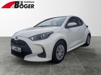 Gebraucht Toyota Yaris Hybrid Basis 116 PS (85 kW) 2022 Weiß Kleinwagen