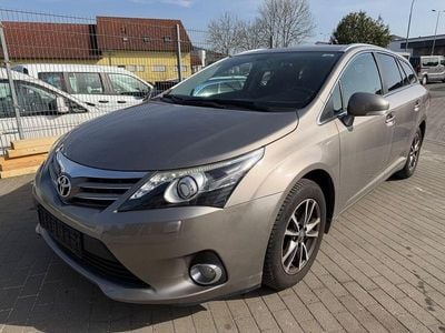 Gebraucht Toyota Avensis Edition 147 PS (108 kW) 2014 Braun Kombi