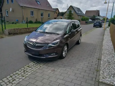 Gebraucht Opel Zafira Innovation 170 PS (125 kW) 2016 Braun Van / Kleinbus