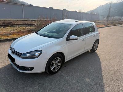 Gebraucht VW Golf VI 122 PS (89 kW) 2011 Weiß Kleinwagen