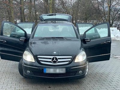 Mercedes E200
