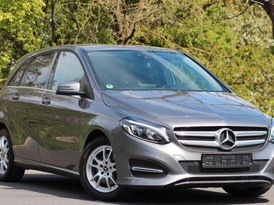 Usata Mercedes B200 Edition 156 CV (114 kW) 2018 Grigio Monovolume