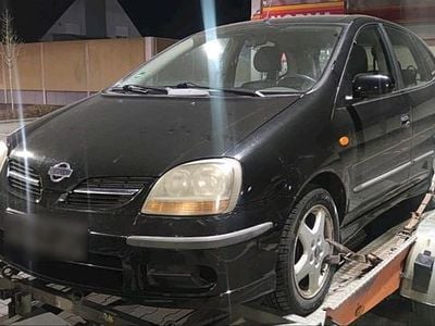 Gebraucht Nissan Almera Tino 114 PS (83 kW) 2002 Schwarz Van / Kleinbus