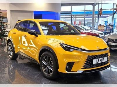 Neu Lexus LBX 136 PS (100 kW) 2025 Gelb (sonnengelb) SUV