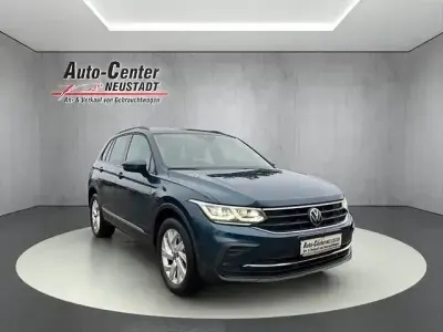 Gebraucht VW Tiguan Life 331 PS (243 kW) 2022 Blau SUV