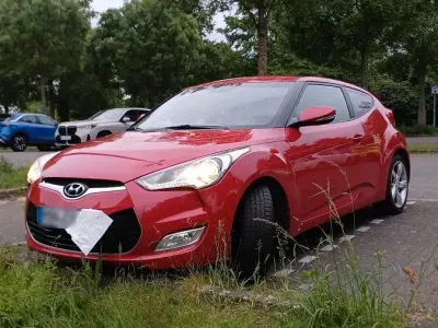 Gebraucht Hyundai Veloster 140 PS (102 kW) 2012 Rot Kleinwagen