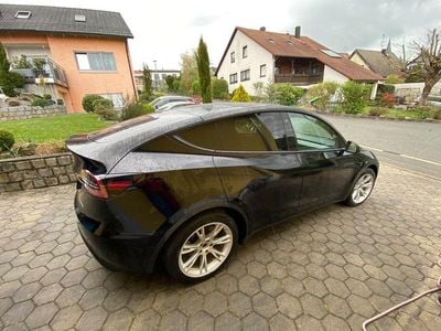 Second-hand Tesla Model Y Long Range AWD 378 kW (514 CP) 2022 Negru SUV