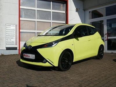 Gebraucht Toyota Aygo X-cite 69 PS (50 kW) 2016 Gelb Kleinwagen