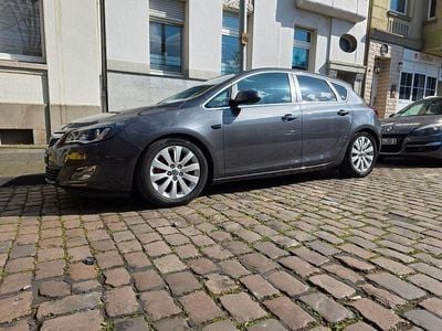Gebraucht Opel Astra Cosmo 179 PS (131 kW) 2010 Grau Limousine