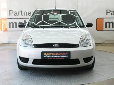 Gebraucht Ford Fiesta 60 PS (44 kW) 2005 Silber Kleinwagen
