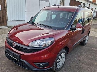 Gebraucht Fiat Doblò 95 PS (69 kW) 2019 Rot Van / Kleinbus