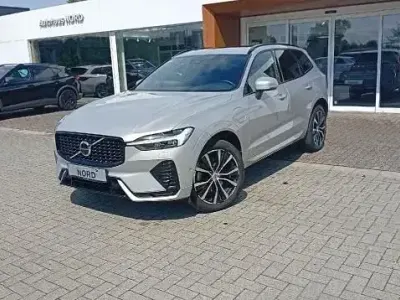 Gebraucht Volvo XC60 Plus 349 PS (256 kW) 2023 Silver dawn / metallic SUV