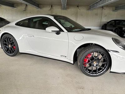 Porsche 911 Carrera 4 GTS
