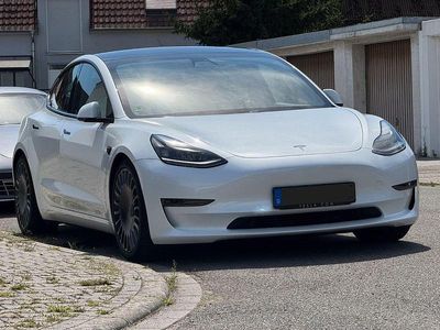 Weiß Gebraucht 2021 Tesla Model 3 Performance Limousine | 31.800 € (Etwas zu teuer)