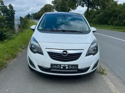 Gebraucht Opel Meriva Color Edition 140 PS (102 kW) 2012 Weiß Van / Kleinbus