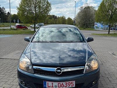 Usata Opel Astra GTC 75 CV (55 kW) 2007 Blu Utilitaria