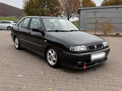 Używany Seat Toledo 101 KM (74 kW) 1997 Czarny Sedan/Limuzyna