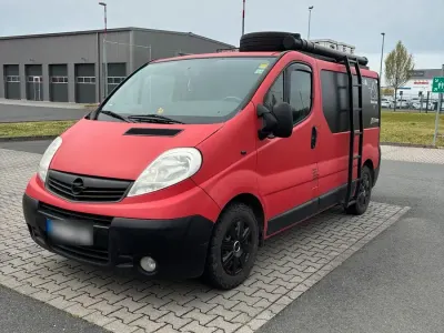 Używany Opel Vivaro 114 KM (83 kW) 2009 Czerwony Minivan