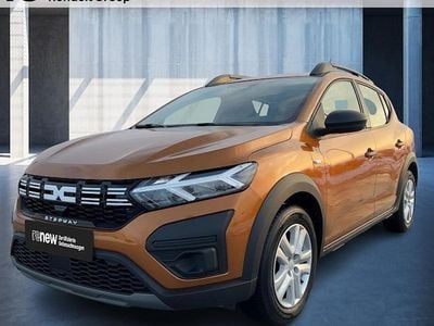 Gebraucht Dacia Sandero Essentiel 101 PS (74 kW) 2024 Orange Limousine