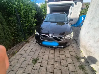 Gebraucht Skoda Superb 170 PS (125 kW) 2014 Braun Kombi