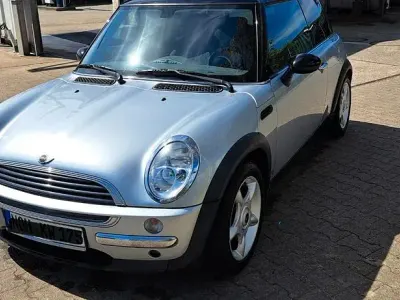 Używany Mini ONE 90 KM (66 kW) 2002 Srebrny Hatchback