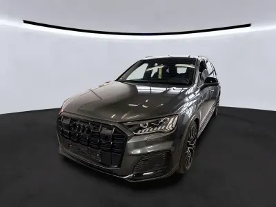 Używany Audi Q7 Competition 286 KM (210 kW) 2023 Szary SUV