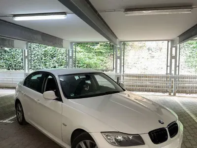 Gebraucht BMW 318 194 PS (142 kW) 2012 Weiß Limousine