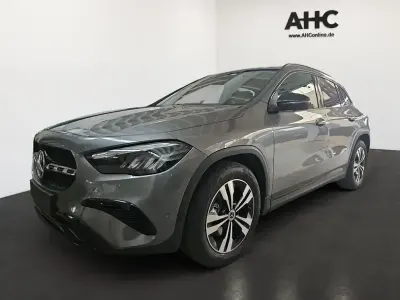 Gebraucht Mercedes GLA180 Progressive 136 PS (100 kW) 2026 Metalliclack mountaingrau SUV