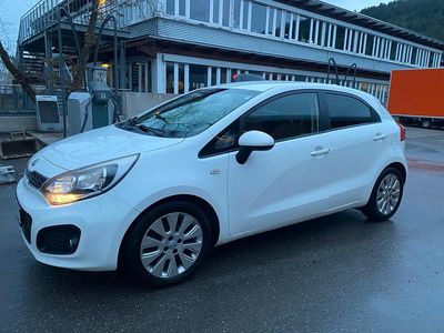 Gebraucht Kia Rio Edition 7 63 PS (46 kW) 2014 Weiß Kleinwagen